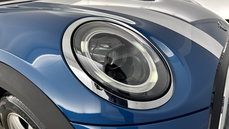 MINI Hatchback 1.5 Cooper Classic Premium 5dr Petrol Hatchback